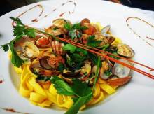 Notre zone d'activité pour ce service Où manger la daube à la niçoise avec une ambiance familiale et plats faits maison près du Vieux Nice et le marché aux Fleurs ?